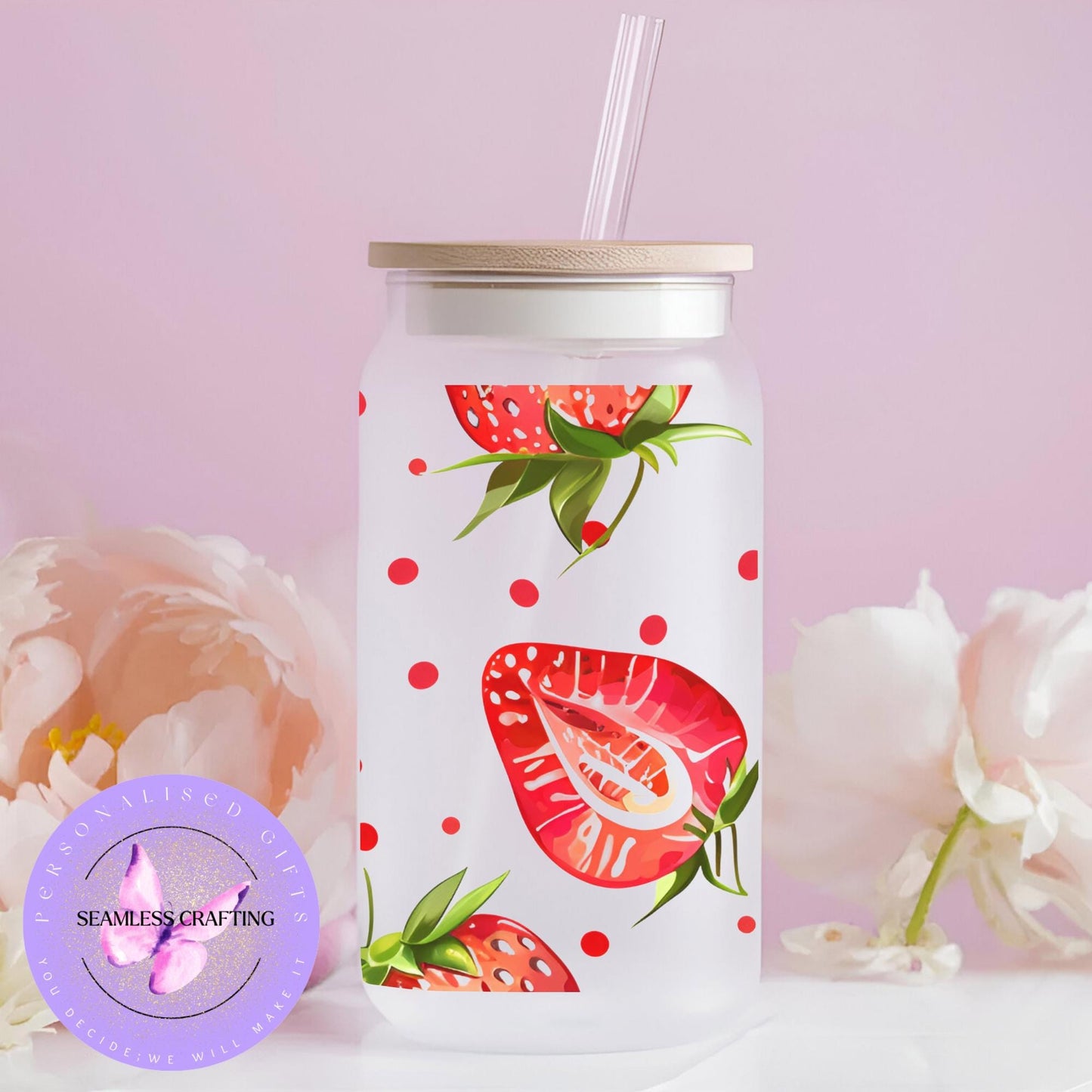 Personalised Strewberry glass cup with lid & strew, Iced coffee mug, summer drink set, reusable 16 oz can glass, cold drinks cup custom made