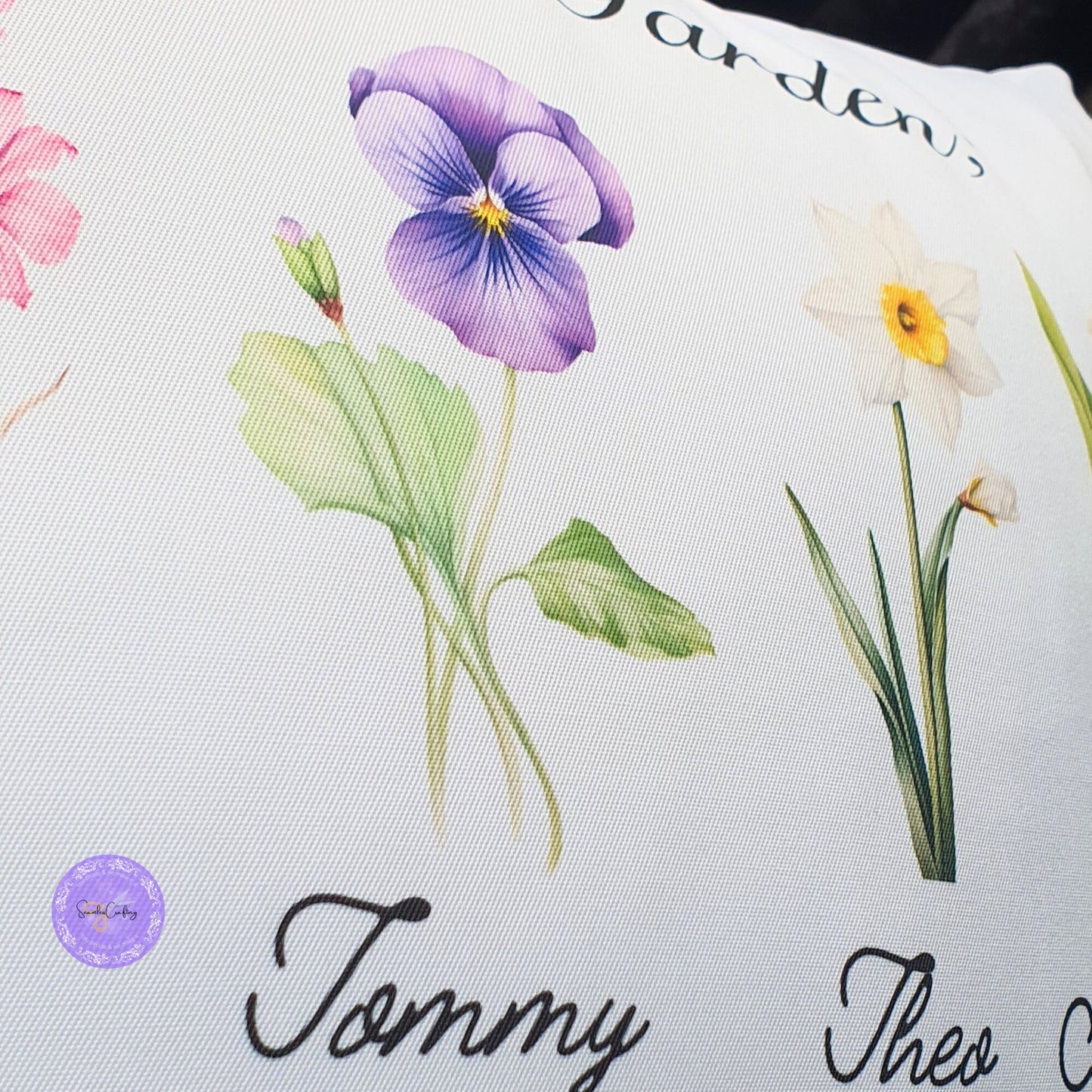 Personalised Mum's Grandma's Garden pillow, Flower name cushion, custom familly name,  Cushion cover birth flower, Mother's Day gift